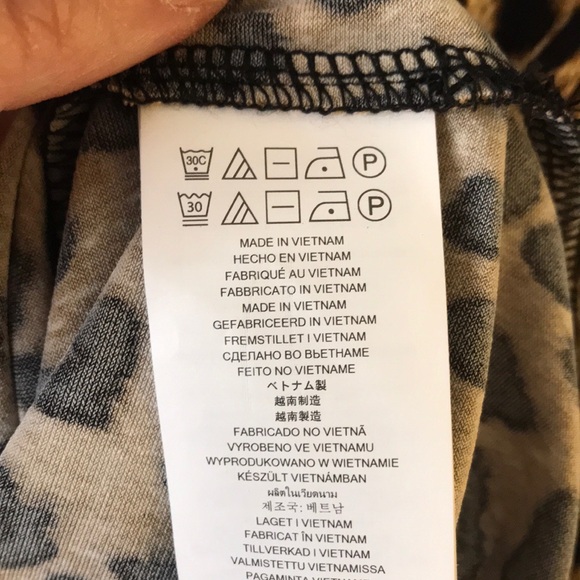 MICHAEL KOHRS Leopard Animal Print quarter zip soft blouse size Medium - Picture 12 of 16